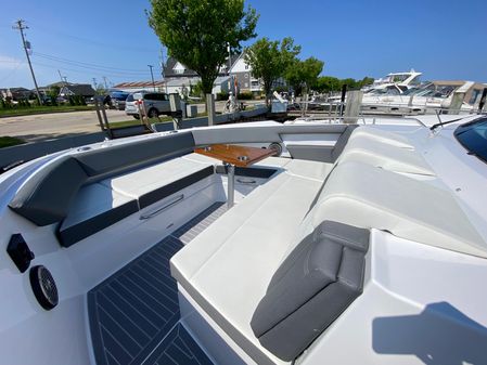 Cruisers Yachts 38 GLS OB image