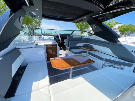 Cruisers Yachts 38 GLS OB image