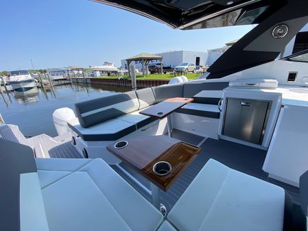 Cruisers Yachts 38 GLS OB image