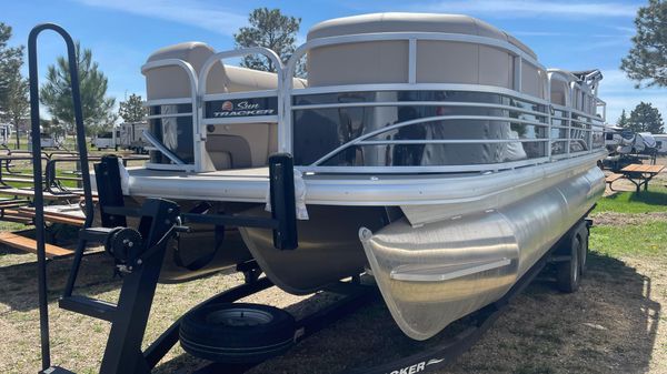 Sun Tracker SportFish 22 XP3