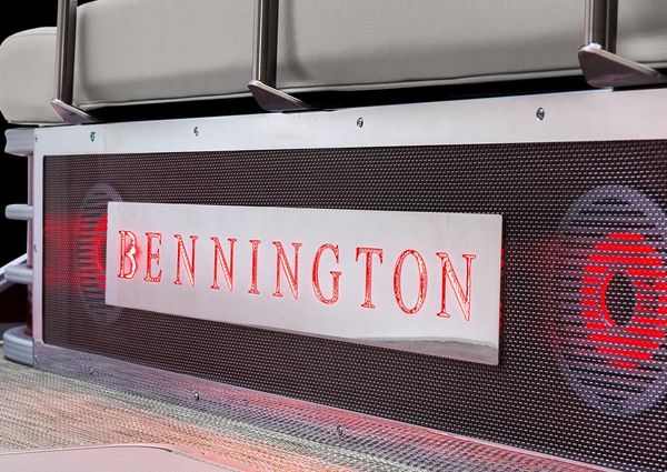 Bennington L-24-SWINGBACK image