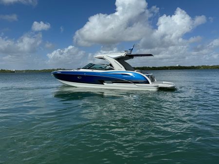 Formula 350 FX Crossover Bowrider image