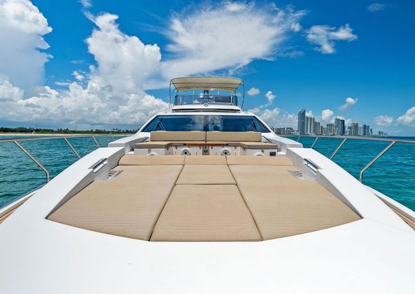 Azimut 77S image