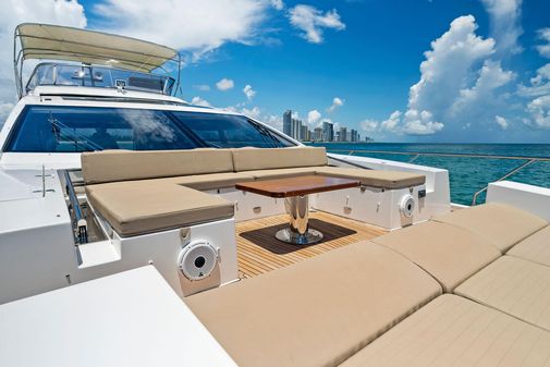 Azimut 77S image