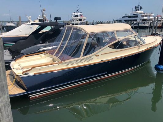 Hinckley Runabout 34 - main image