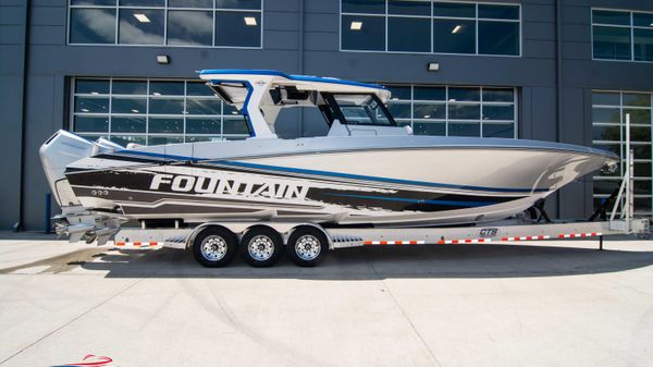 Fountain 38 SCX