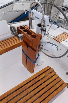 Hunter 40 image