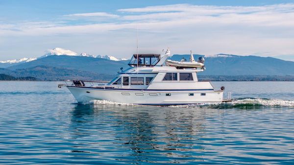 Ocean Alexander Cockpit M/Y image