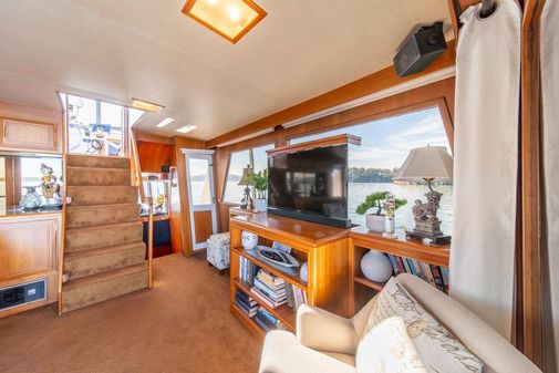 Ocean Alexander Cockpit M/Y image