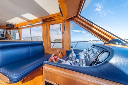 Ocean Alexander Cockpit M/Y image