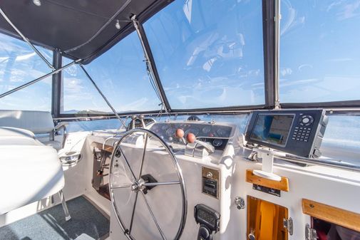 Ocean Alexander Cockpit M/Y image