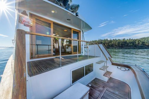 Ocean Alexander Cockpit M/Y image