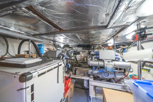 Ocean Alexander Cockpit M/Y image