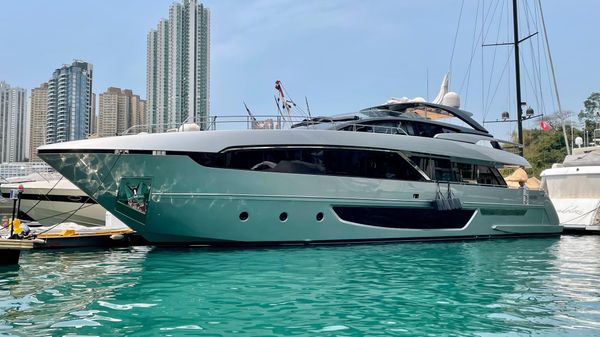 Riva 100' Corsaro