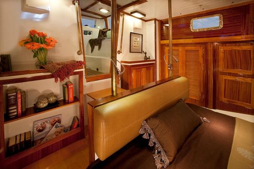 Custom 41-PILOTHOUSE-SLOOP image