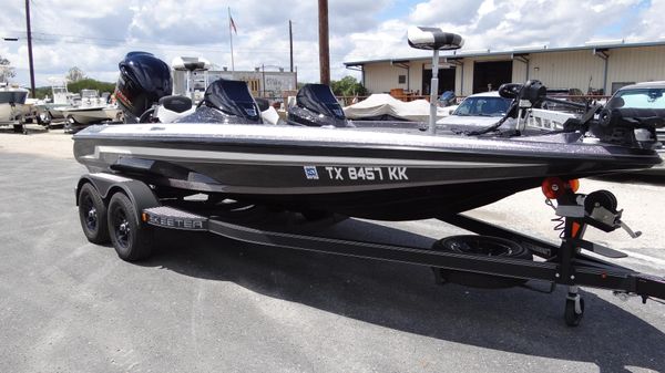 Skeeter ZX 200 