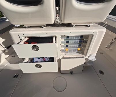 Cobia 261 Center Console image