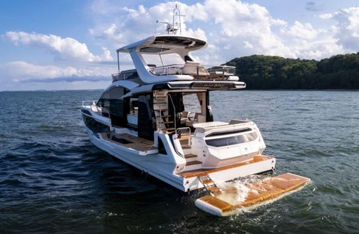 Galeon 560 Fly image