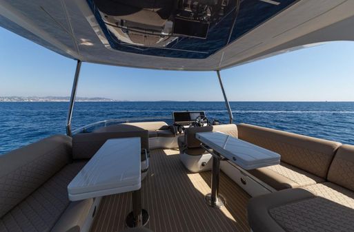 Galeon 560 Fly image