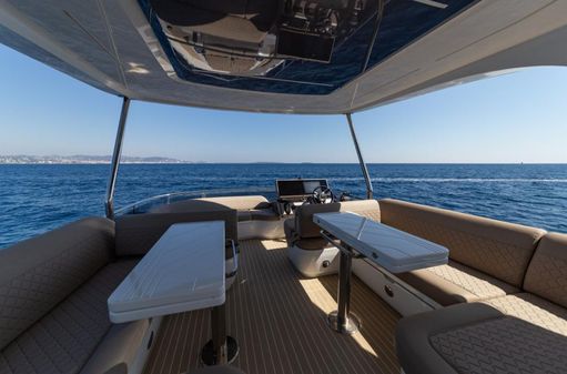 Galeon 560 Fly image