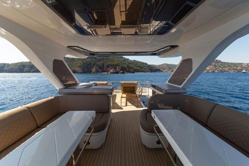 Galeon 560 Fly image