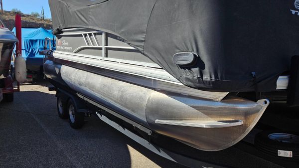 Tracker Pontoon Boat 