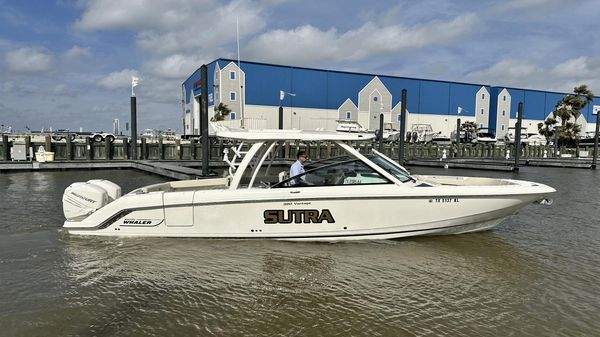 Boston Whaler 320 Vantage