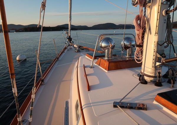 Hinckley Sou'wester 43 Sloop image