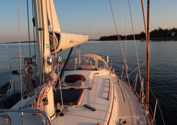 Hinckley Sou'wester 43 Sloop image