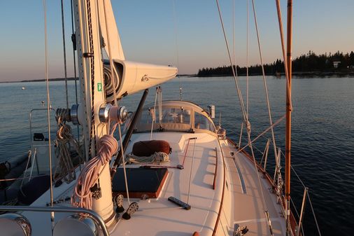 Hinckley Sou'wester 43 Sloop image