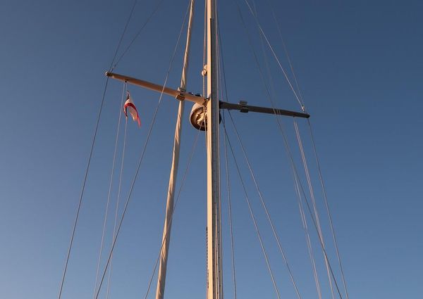 Hinckley Sou'wester 43 Sloop image