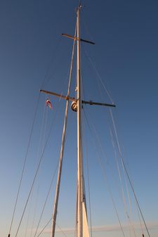 Hinckley Sou'wester 43 Sloop image