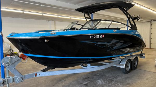 Yamaha Boats 255XD