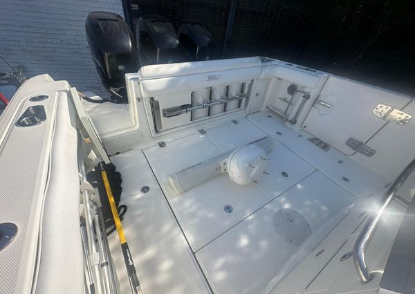 Boston Whaler 350 Outrage image