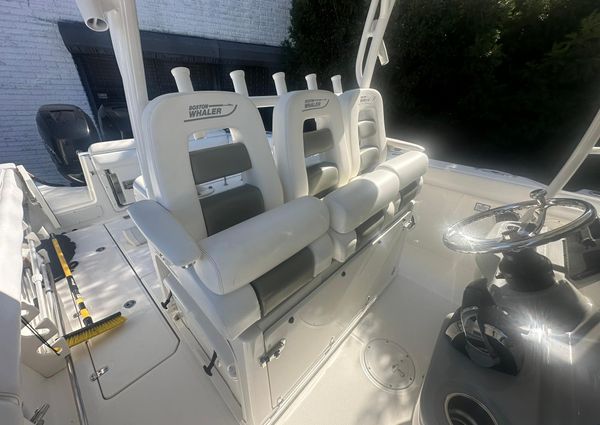 Boston Whaler 350 Outrage image