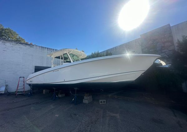 Boston Whaler 350 Outrage image