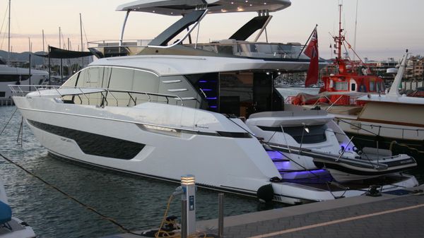 Fairline Squadron 68 