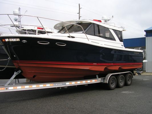 Cutwater C-302 Coupe - main image