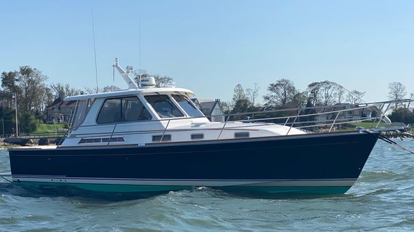 Used Boats For Sale In Connecticut Rhode Island Petzold S Marine Center
