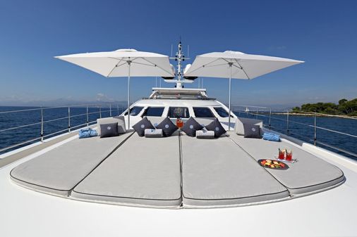 Heesen 3700 image