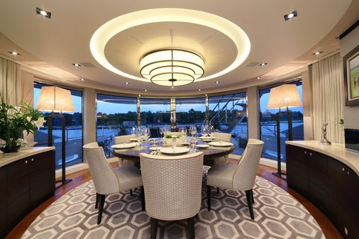 Heesen 3700 image