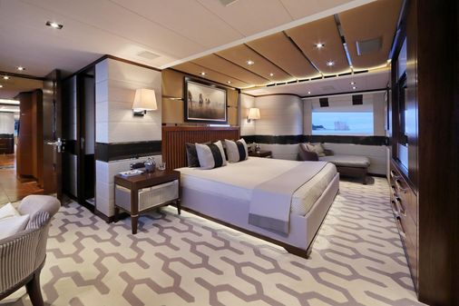 Heesen 3700 image