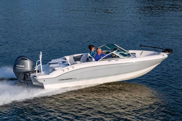 Chaparral 19 SSi Ski & Fish OB - main image