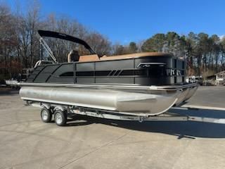 Bentley Pontoons 223 ELITE SWINGBACK DUAL CAPTAIN 