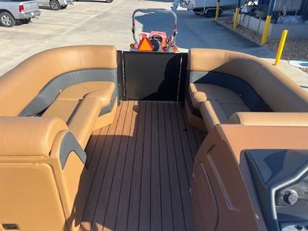 Bentley-pontoons 223-ELITE-SWINGBACK-DUAL-CAPTAIN image