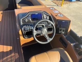 Bentley-pontoons 223-ELITE-SWINGBACK-DUAL-CAPTAIN image