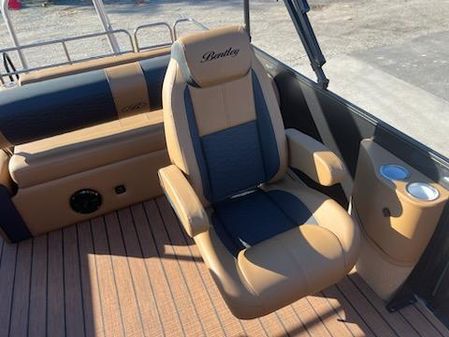 Bentley-pontoons 223-ELITE-SWINGBACK-DUAL-CAPTAIN image