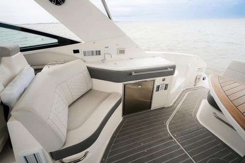 Sea Ray Sundancer 320 image