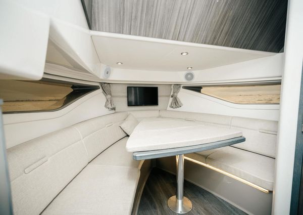 Sea Ray Sundancer 320 image