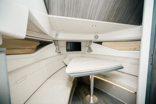 Sea Ray Sundancer 320 image